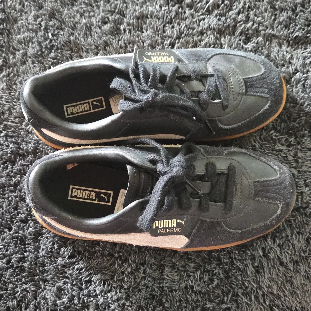 Puma Black and Gum Bottom Sneakers Size 3C Everyday School Casual Play